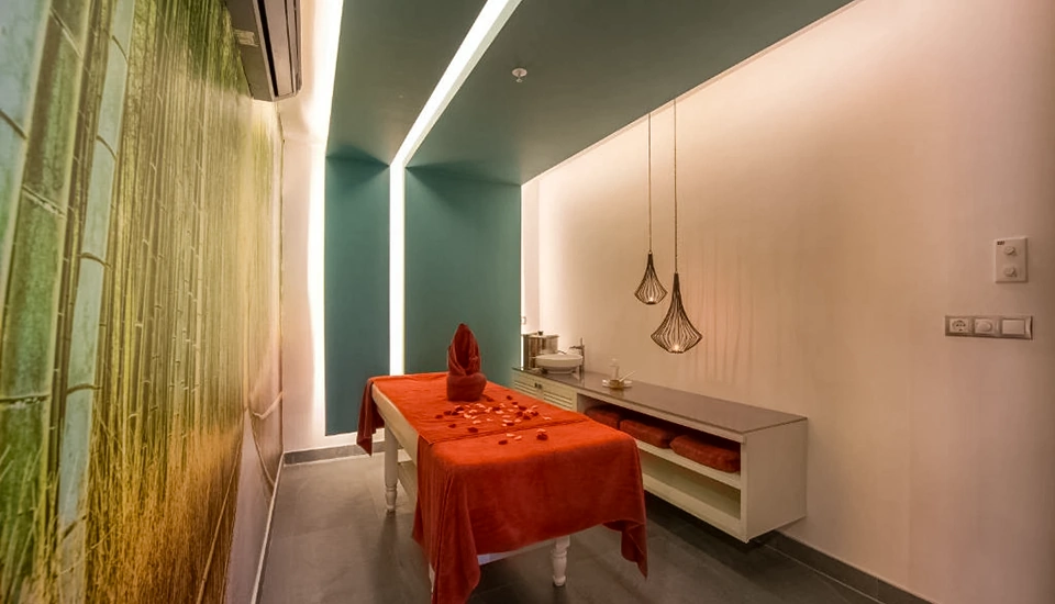 هتل فلورا گاردن افسوس کوش آداسی